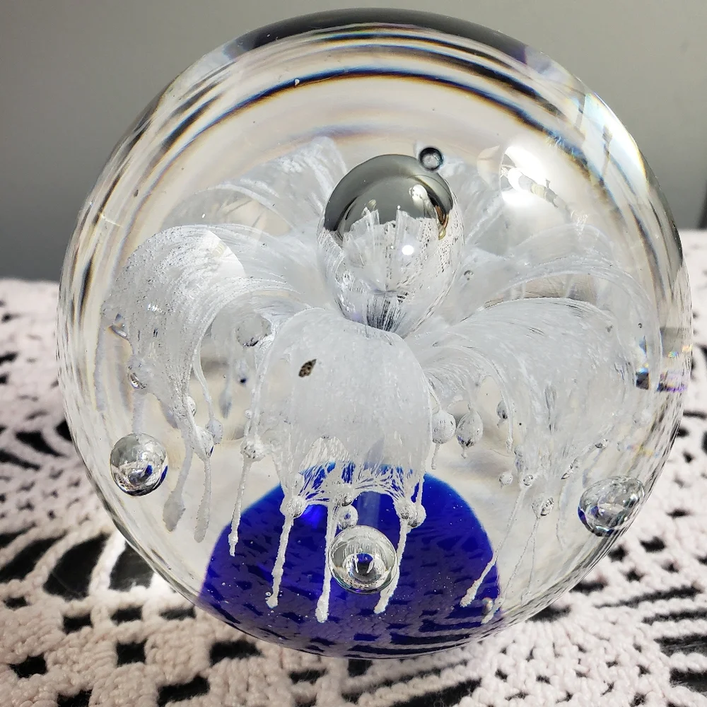 Vintage Pier 1 Art Glass Paperweight Blue White Flower Burst Controlled Bubbles